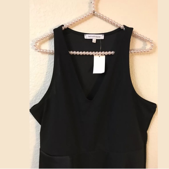 Vanity Room Size L Black V-Neck Crepe Dress - Picture 5 of 7